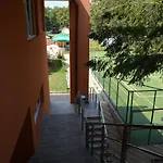 Отель Neva Китен