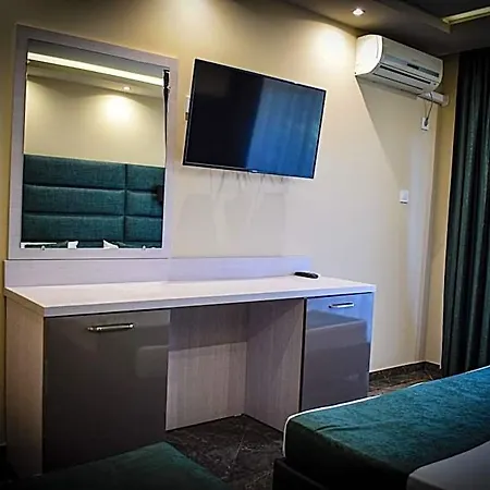 Neva Hotel 2*